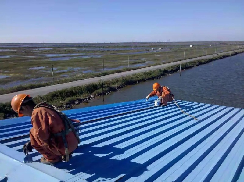 江岸钢结构屋面漏水原因